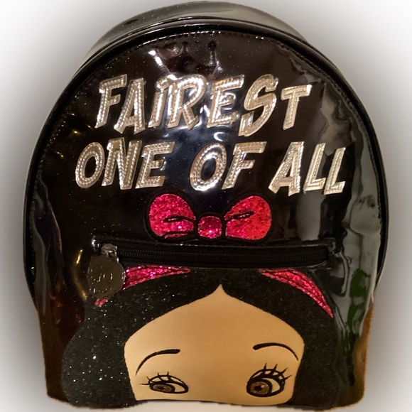 Danielle Nicole Disney’s Snow White Backpack - Picture 1 of 4